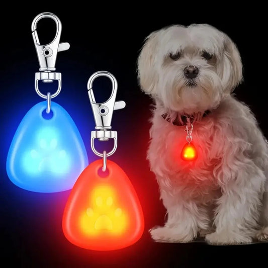 Electroluminescent silicone triangular pendant for night walks